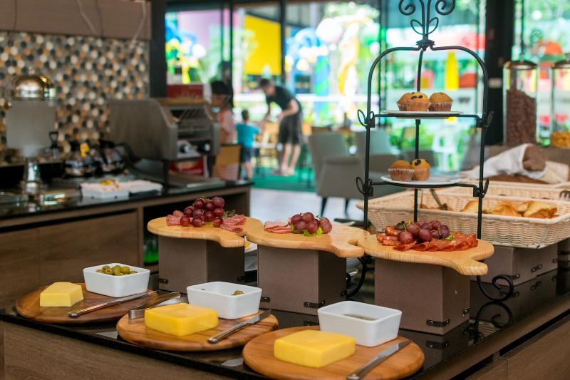 Rawayana West Villas & Kids Park - Restoran