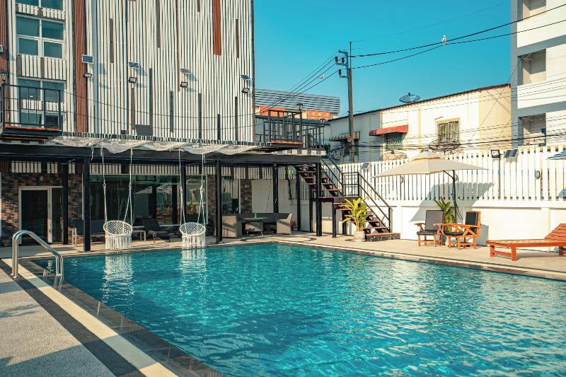 Blue Sky Residence Airport - Havuz