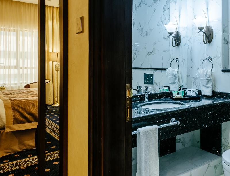 Crystal Plaza Al Majaz Ex Tulip inn al Khan Hotel - Oda