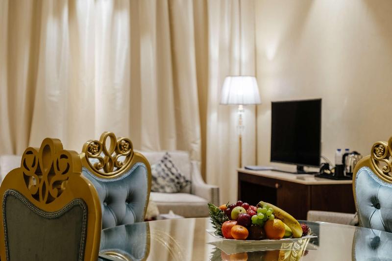 Crystal Plaza Al Majaz Ex Tulip inn al Khan Hotel - Oda