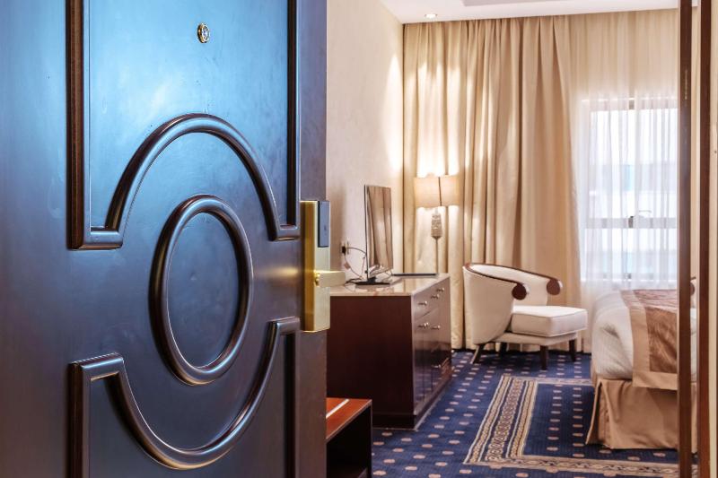 Crystal Plaza Al Majaz Ex Tulip inn al Khan Hotel - Oda