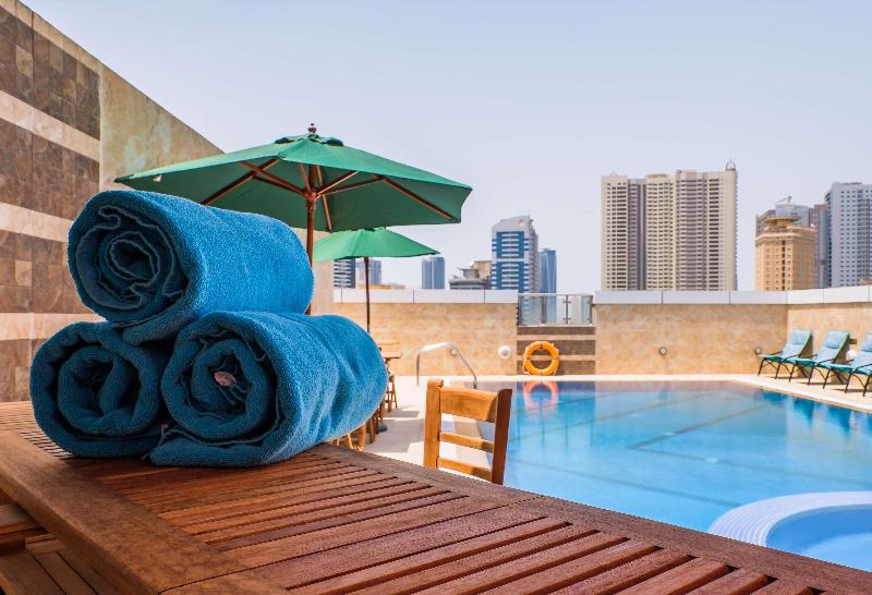 Crystal Plaza Al Majaz Ex Tulip inn al Khan Hotel - Havuz