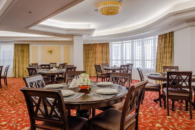 Crystal Plaza Al Majaz Ex Tulip inn al Khan Hotel - Restoran