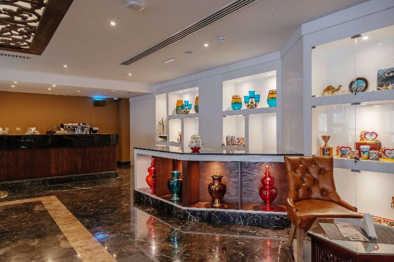 Crystal Plaza Al Majaz Ex Tulip inn al Khan Hotel - Restoran