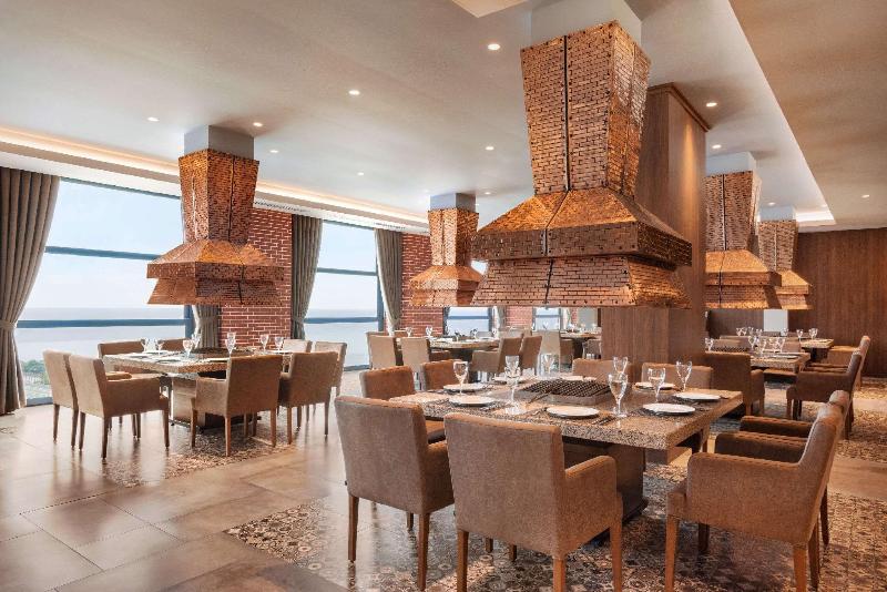 Ramada Plaza By Wyndham Rize - Restoran