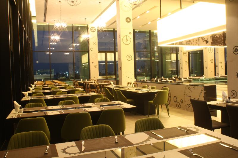 Tsix5 Phenomenal - Restoran