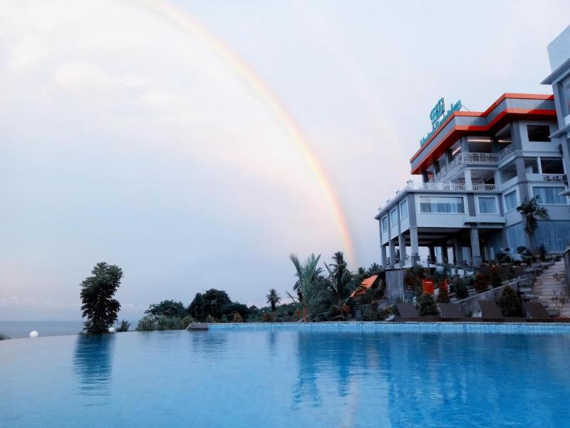 Hotel Santika Luwuk - Havuz