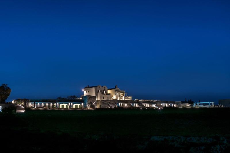 Elements of Caldera Suites - Genel