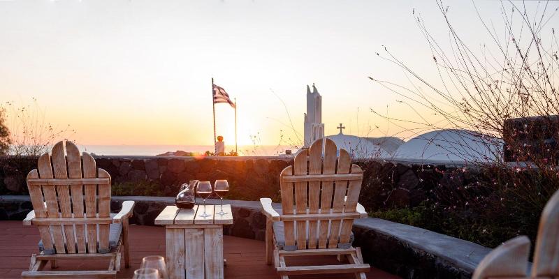 Elements of Caldera Suites - Genel