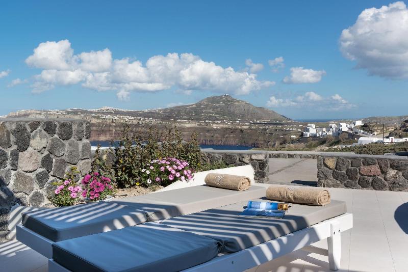 Elements of Caldera Suites - Genel