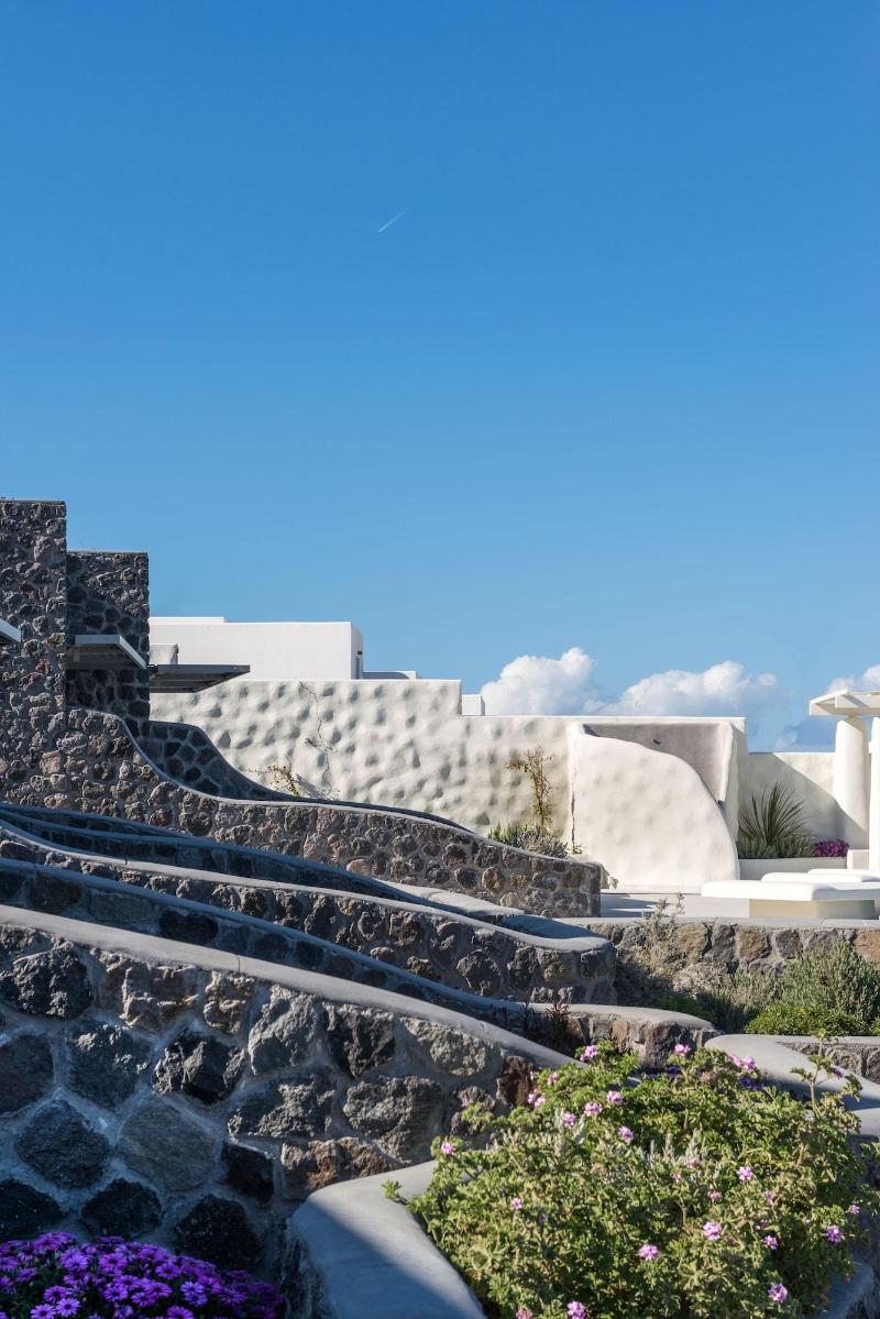 Elements of Caldera Suites - Genel