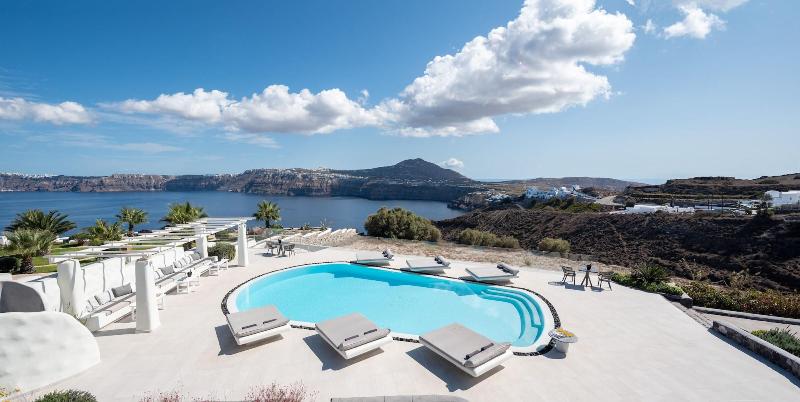 Elements of Caldera Suites - Genel