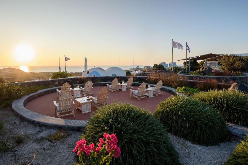 Elements of Caldera Suites - Genel
