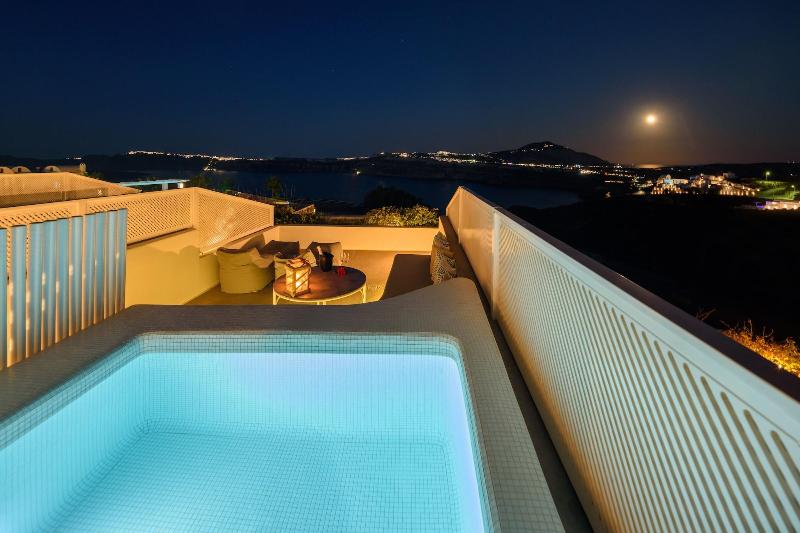 Elements of Caldera Suites - Oda
