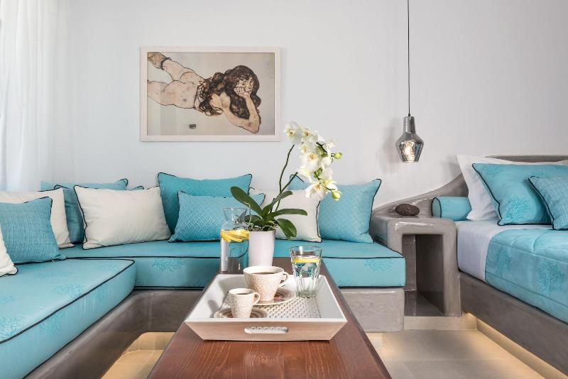 Elements of Caldera Suites - Oda