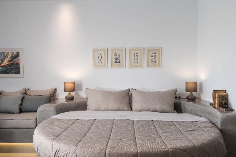 Elements of Caldera Suites - Oda