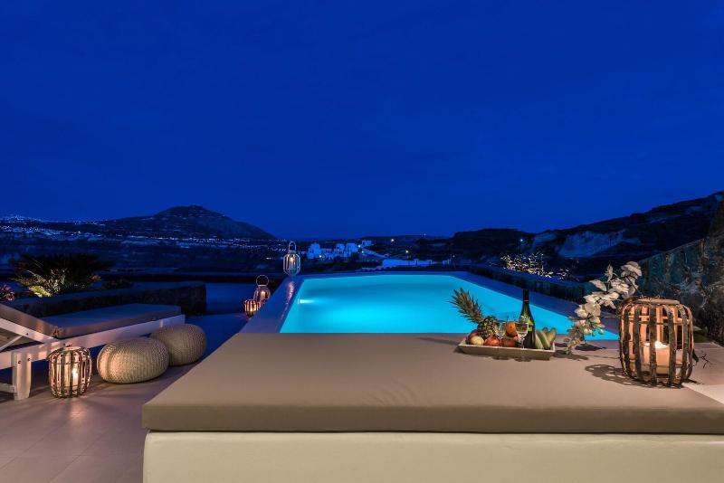 Elements of Caldera Suites - Oda