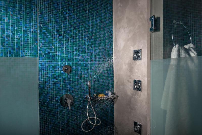 Elements of Caldera Suites - Oda