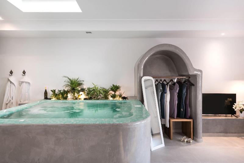 Elements of Caldera Suites - Oda