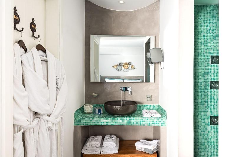 Elements of Caldera Suites - Oda