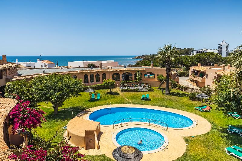 Clube Maria Luisa - Genel