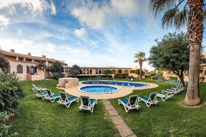 Clube Maria Luisa - Genel