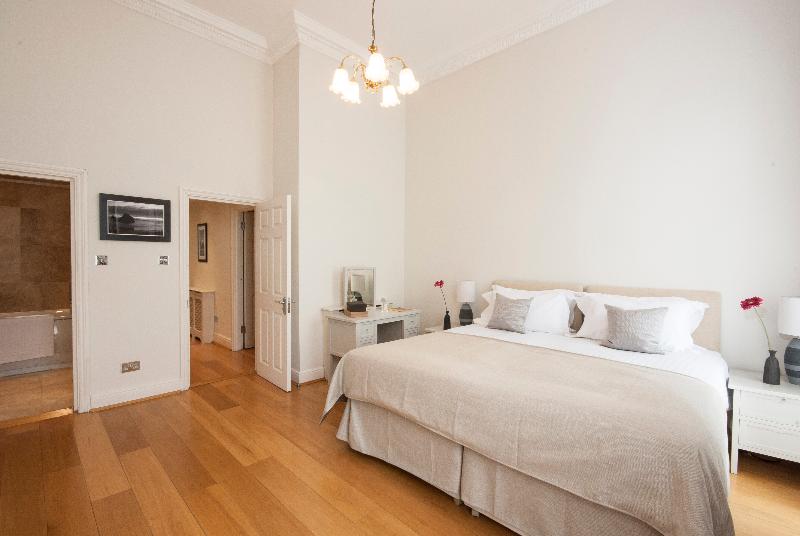 Queensgate Court - Genel