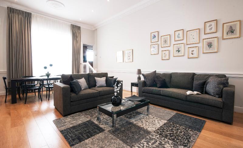 Queensgate Court - Oda