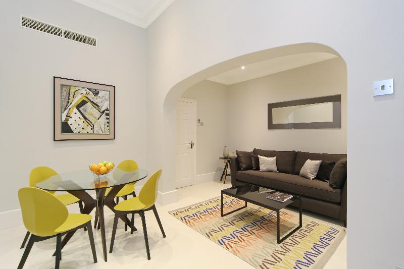 Queensgate Court - Oda