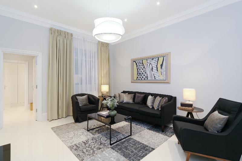 Queensgate Court - Oda