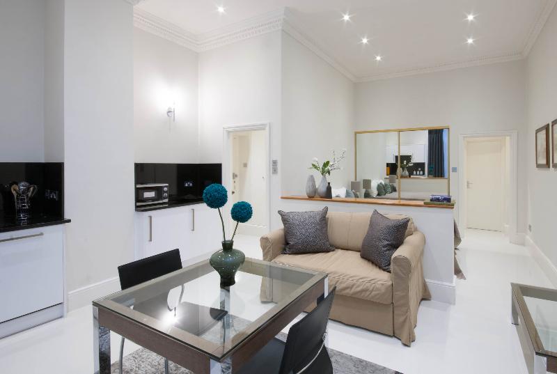 Queensgate Court - Oda