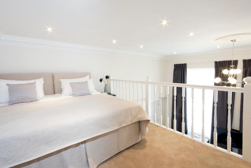 Queensgate Court - Oda