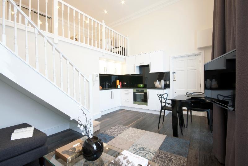 Queensgate Court - Oda