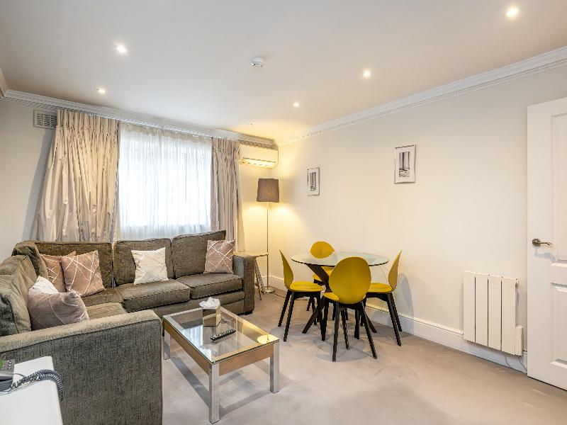Queensgate Court - Oda