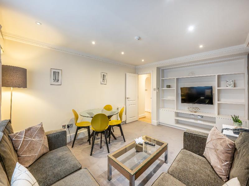 Queensgate Court - Oda