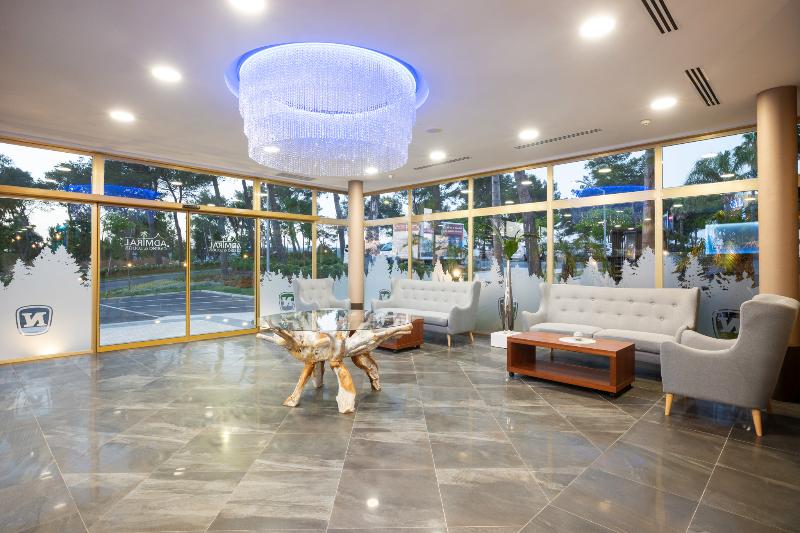 Admiral Lodge - Lobi