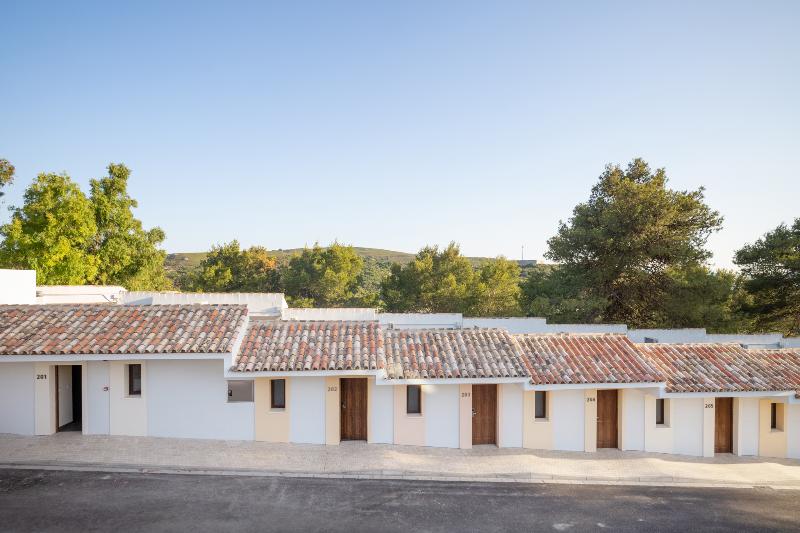 Admiral Lodge - Genel