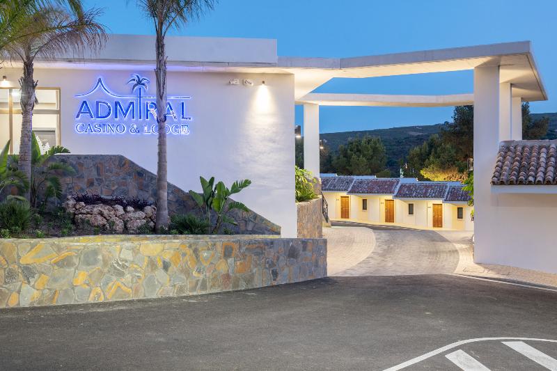Admiral Lodge - Genel