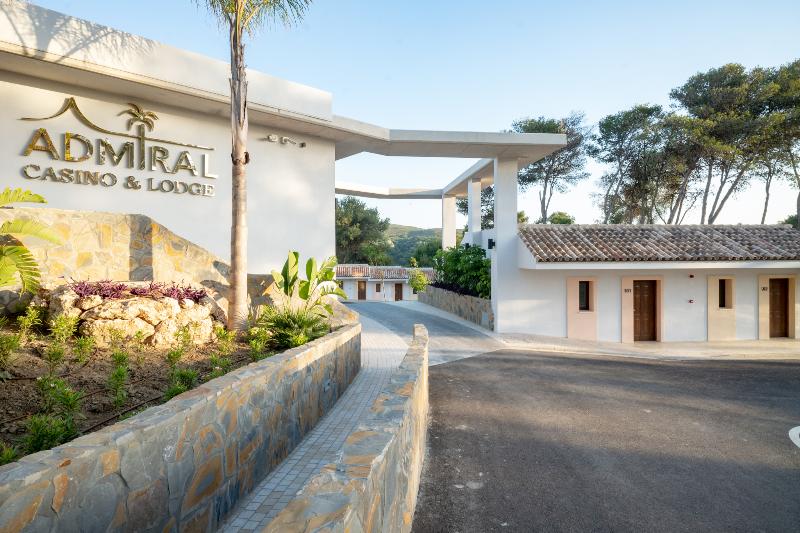 Admiral Lodge - Genel