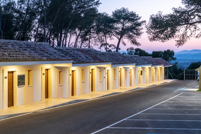 Admiral Lodge - Genel