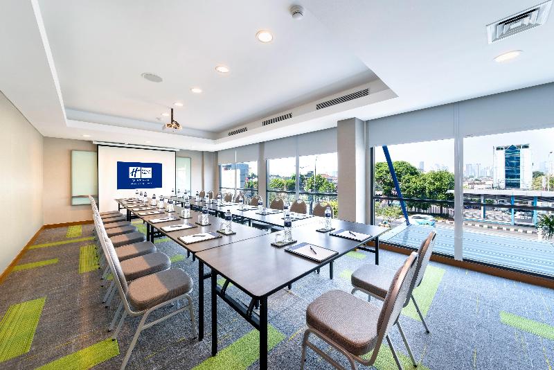 Holiday Inn Express Jakarta Matraman - Toplantı