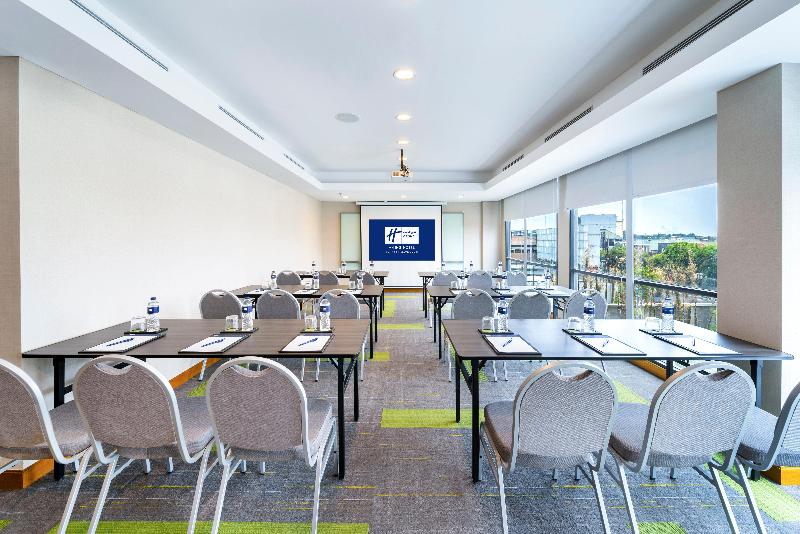 Holiday Inn Express Jakarta Matraman - Toplantı