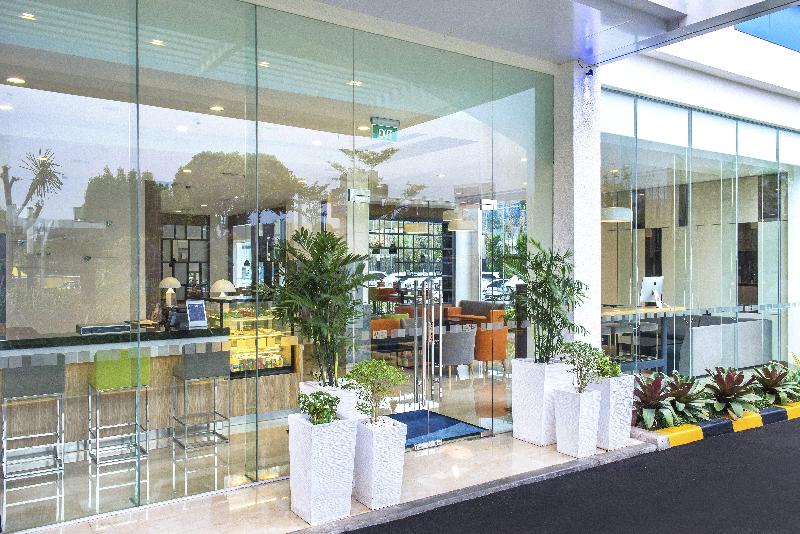Holiday Inn Express Jakarta Matraman - Genel
