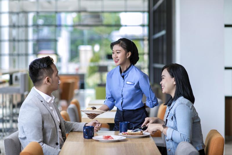 Holiday Inn Express Jakarta Matraman - Restoran