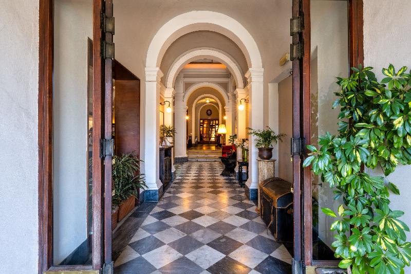 Royal Victoria Hotel - Lobi