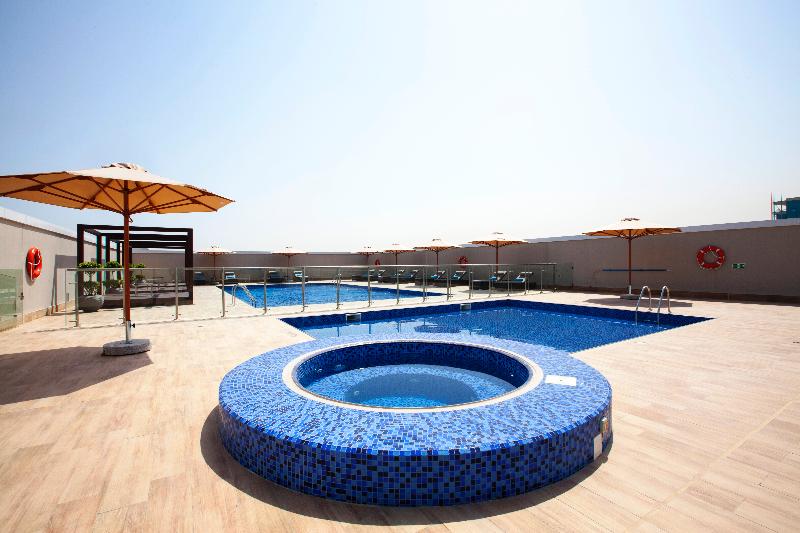 Flora Inn Hotel Dubai Airport - Havuz