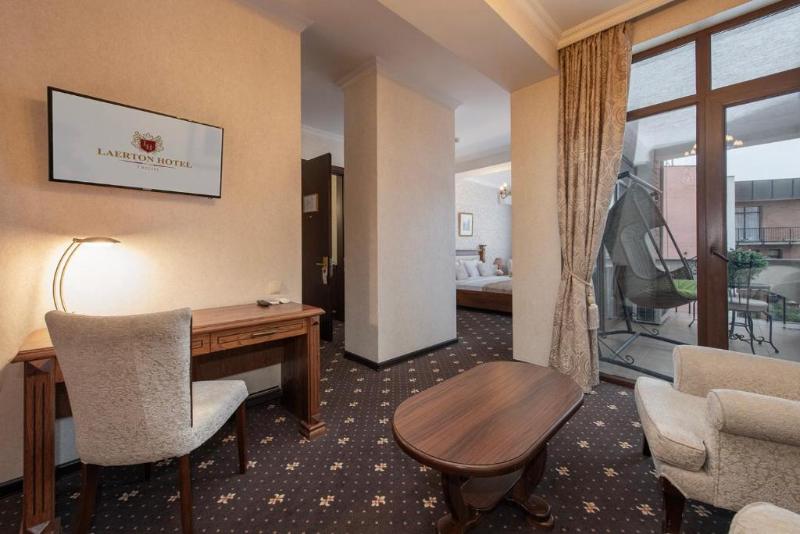 Laerton Hotel Tbilisi - Oda