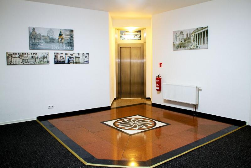 Hotel Mardin Karlshorst - Lobi