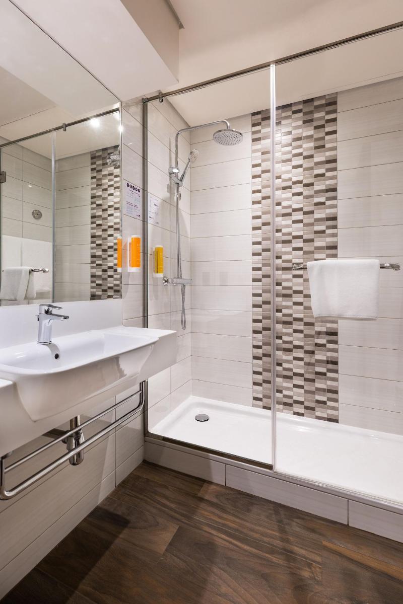 Premier Inn Dubai Ibn Battuta Mall - Oda