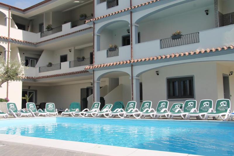 Residence Gli Ulivi - Havuz